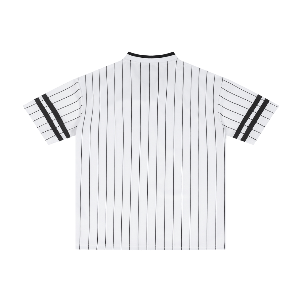 Maillot baseball CLRE porté streetwear — pinstripes écusson coq revisité kanji vintage France col V