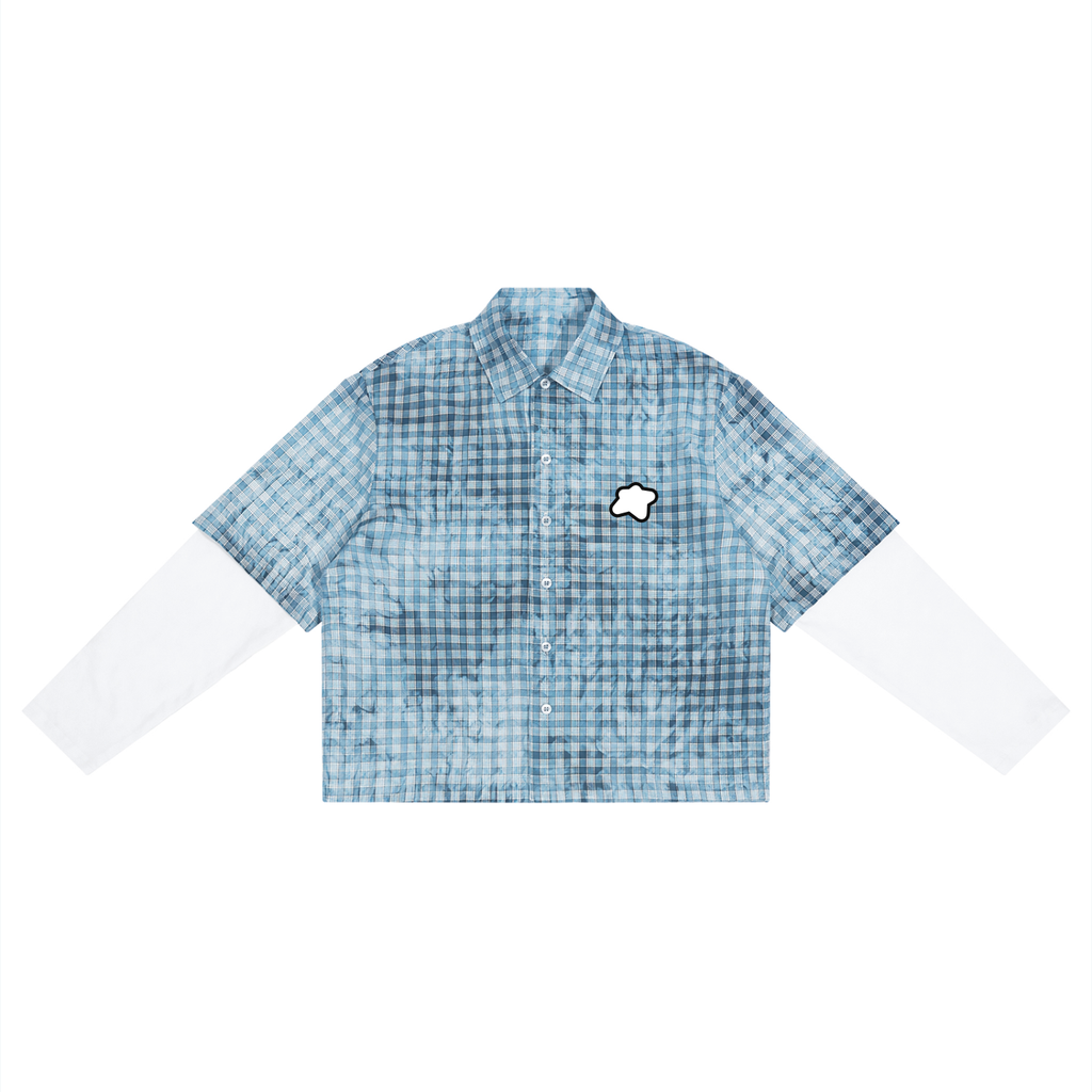 Chemise vichy tie-dye bleu délavé CLRE — manches blanches superposées loose crop unisexe streetwear vintage